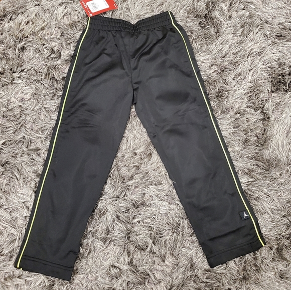NWT Boy's Jordan Pants size 4 (XS) - Picture 5 of 5
